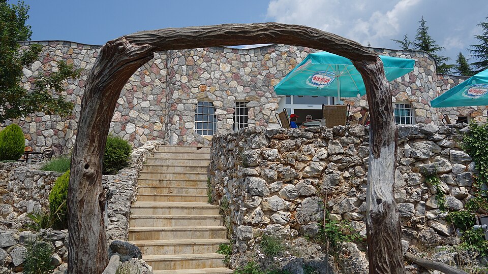 960px-Наколна_населба_Охрид_(6)